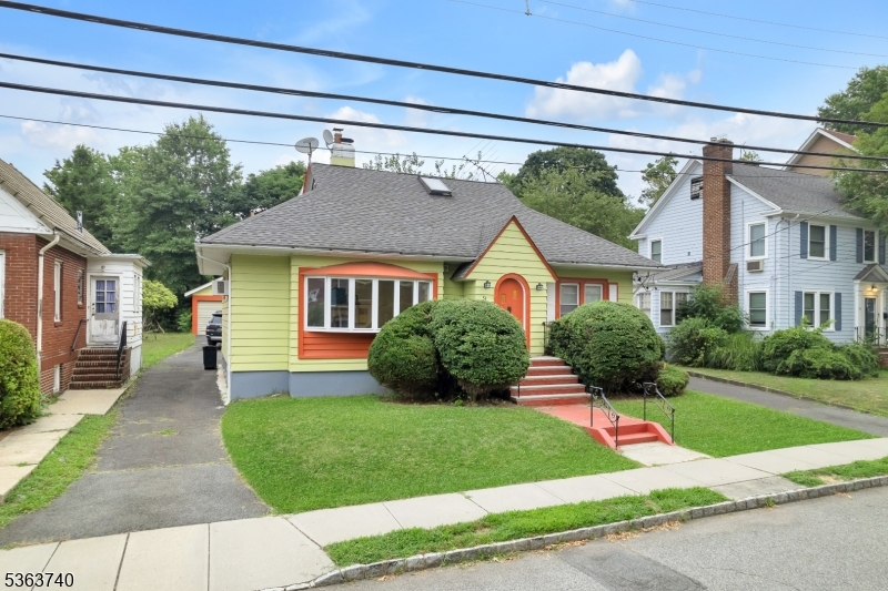 51 Hillcrest Rd