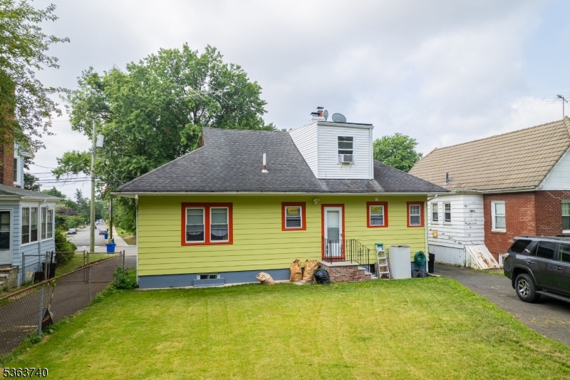 51 Hillcrest Rd