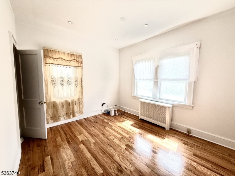 51 Hillcrest Rd