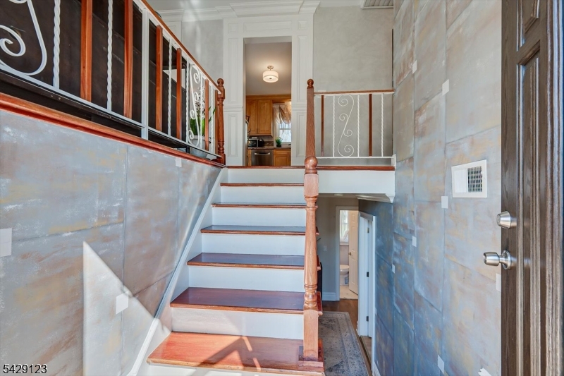 71 Crosby Ave
