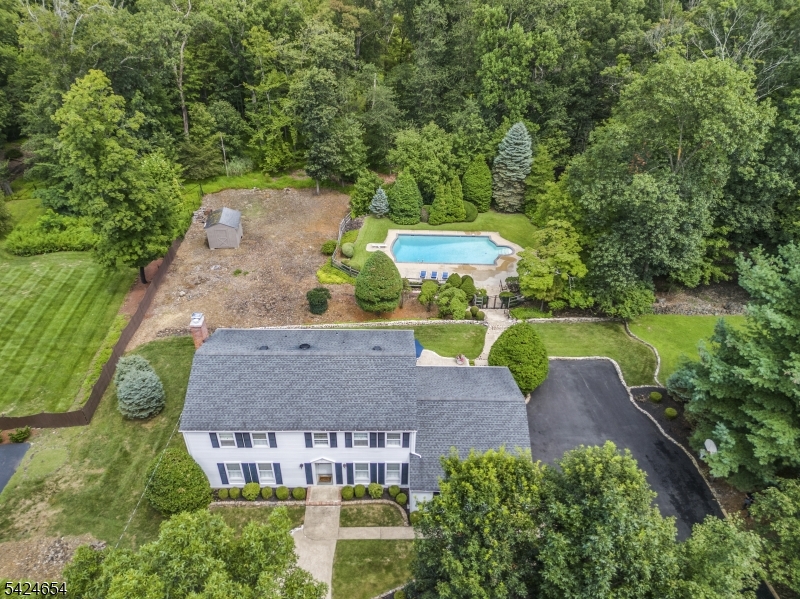 908 Sherwood Rd