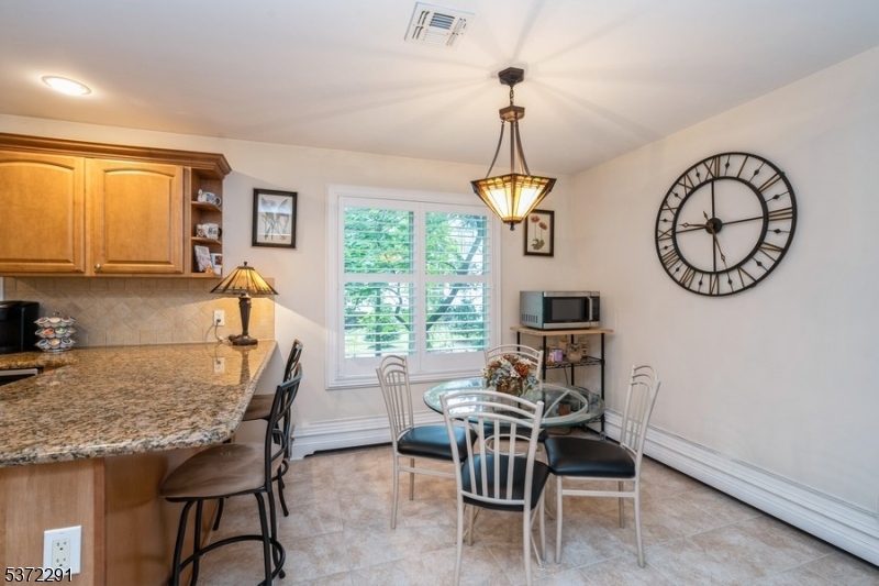 18 Skymark Ct