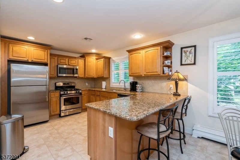 18 Skymark Ct