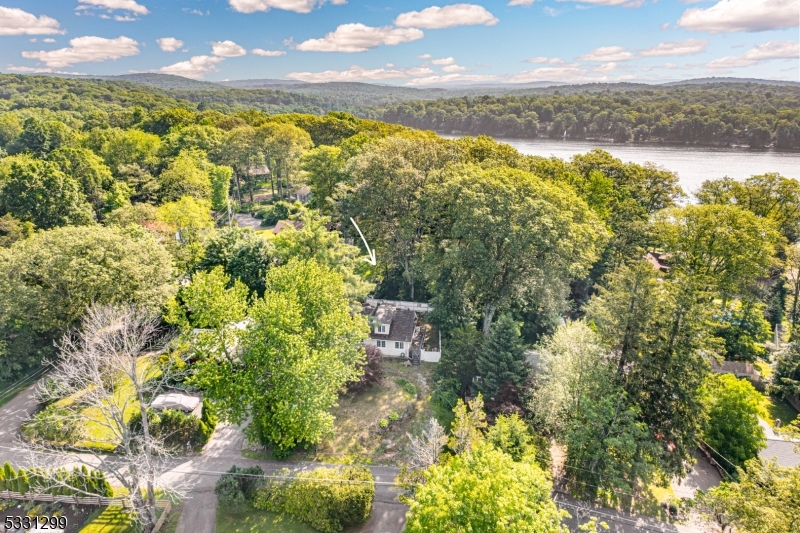 222 Alturas Rd