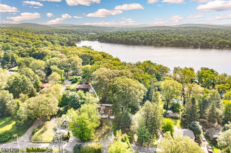 222 Alturas Rd