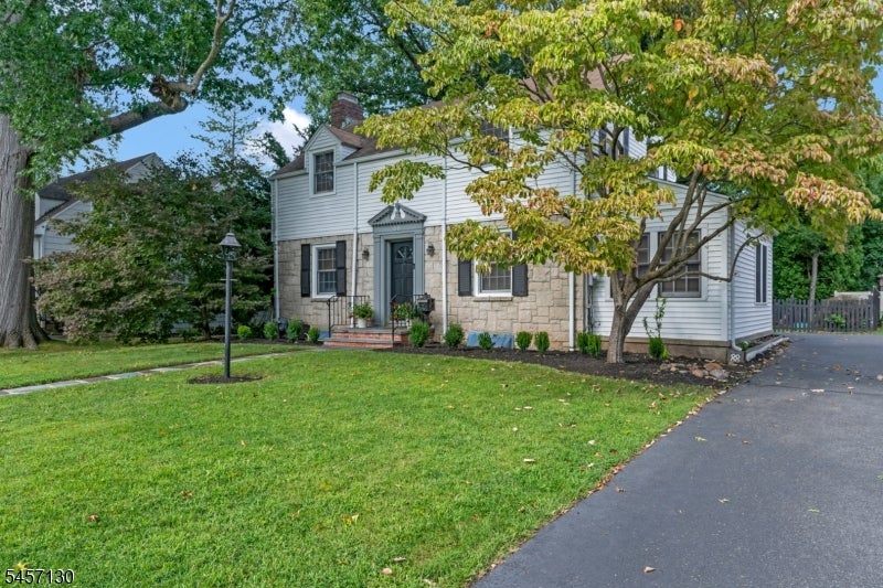 68 Meadowbrook Rd
