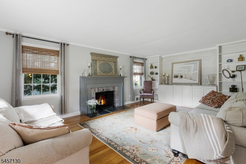 68 Meadowbrook Rd
