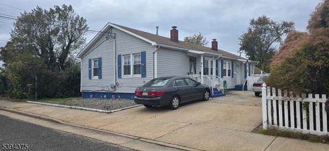 Photo of 11 Lincoln Ave #1, Keansburg, NJ 07734 (MLS # 3995486)