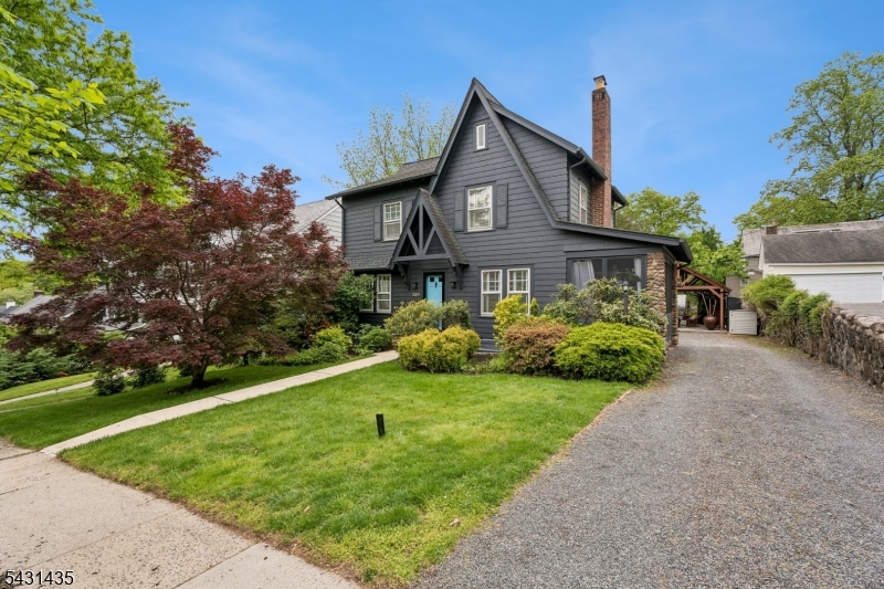 284 Winthrop Ter