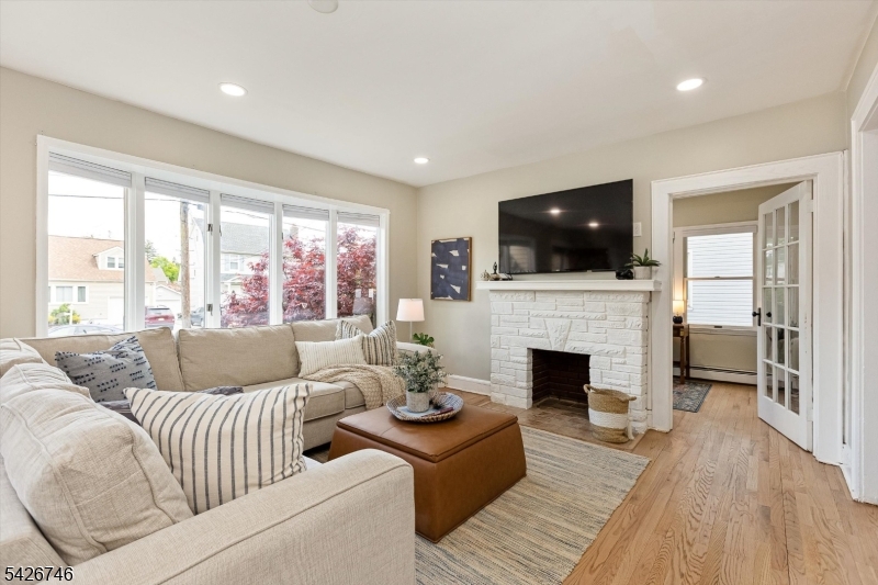 1046 Lorraine Ave