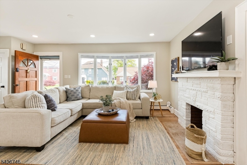 1046 Lorraine Ave