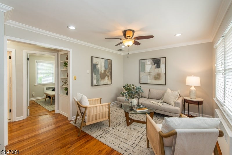 37 Evans Rd