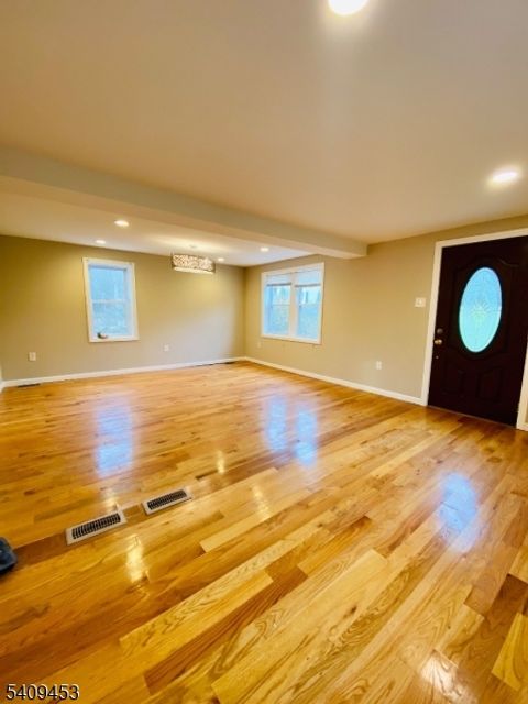 1109 Route202/206 North Bridgewater Twp. NJ 08807