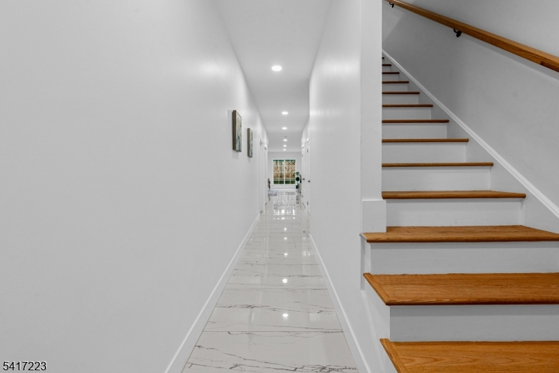 3 Terrace Pl