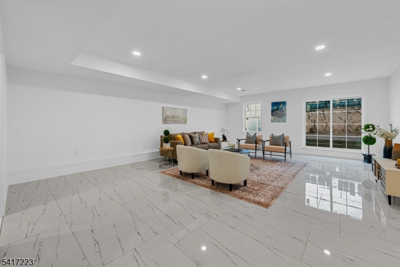 3 Terrace Pl