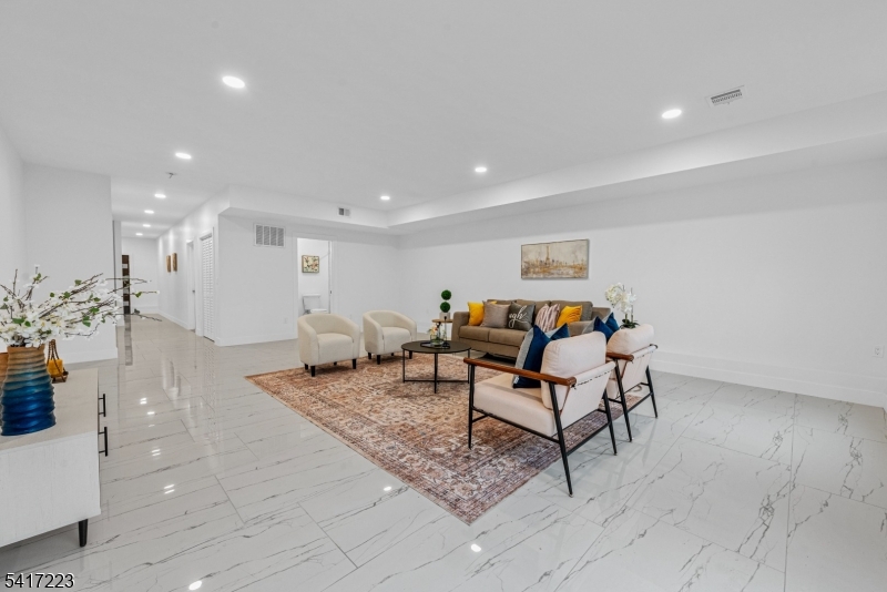 3 Terrace Pl