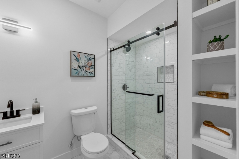 3 Terrace Pl