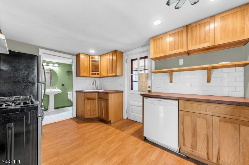 529 Green Pond Rd
