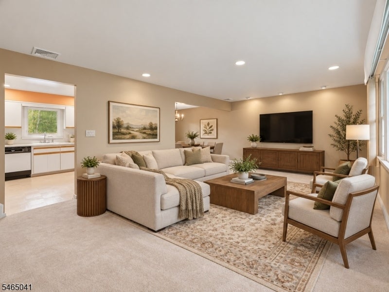10 Aldom Cir