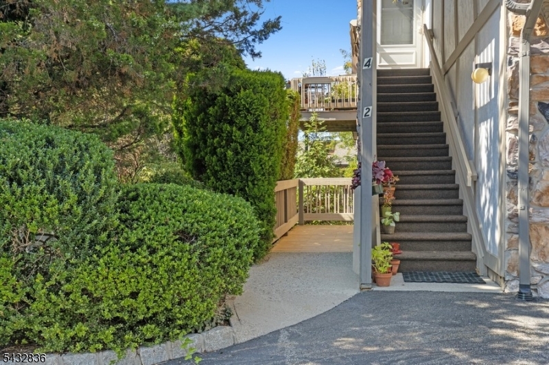 2 McChesney Ct 2