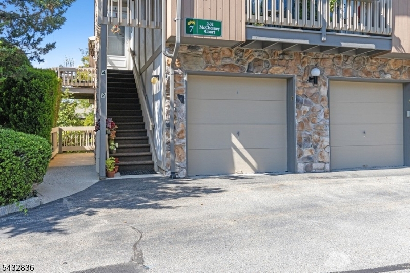 2 McChesney Ct 2