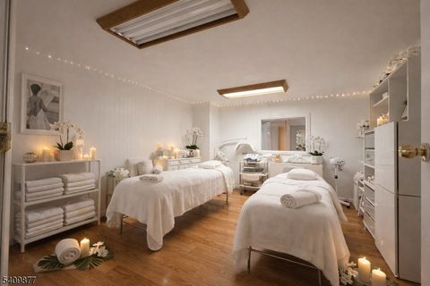 8 Alyea St Newark City NJ 07105