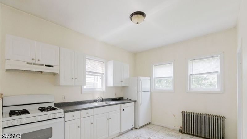 99 Senior St
