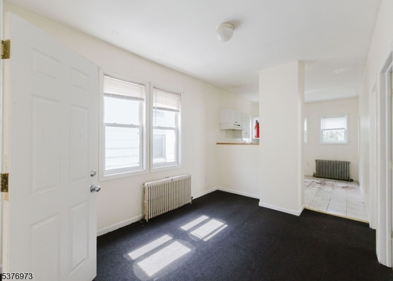 99 Senior St