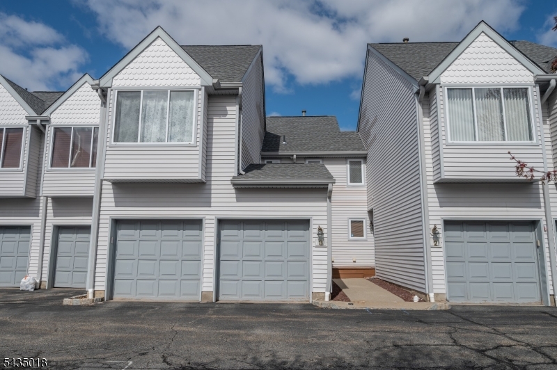 3 Constitution Ct