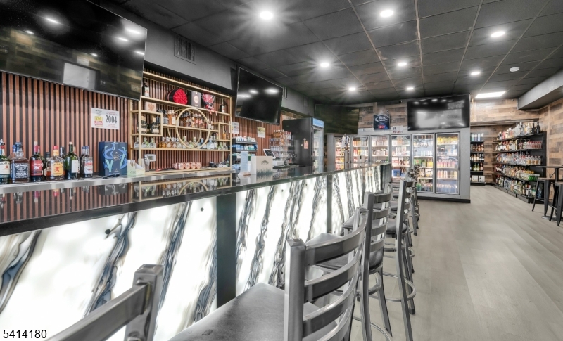 142 - 146 Division Ave