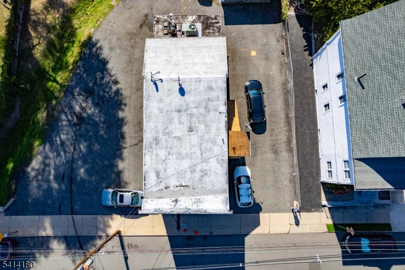 142 - 146 Division Ave