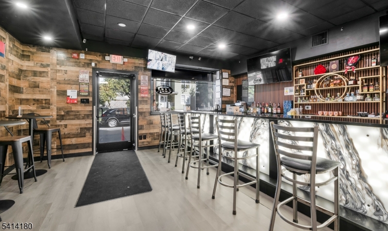 142 - 146 Division Ave