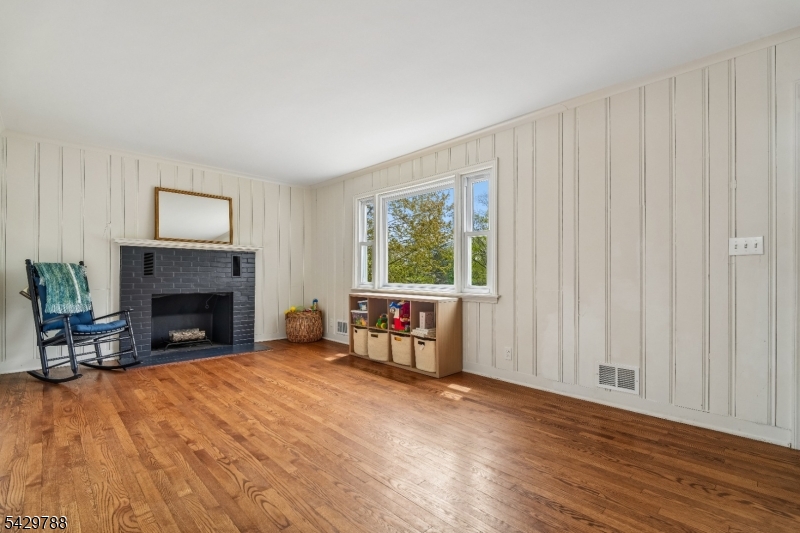 27 Dogwood Rd