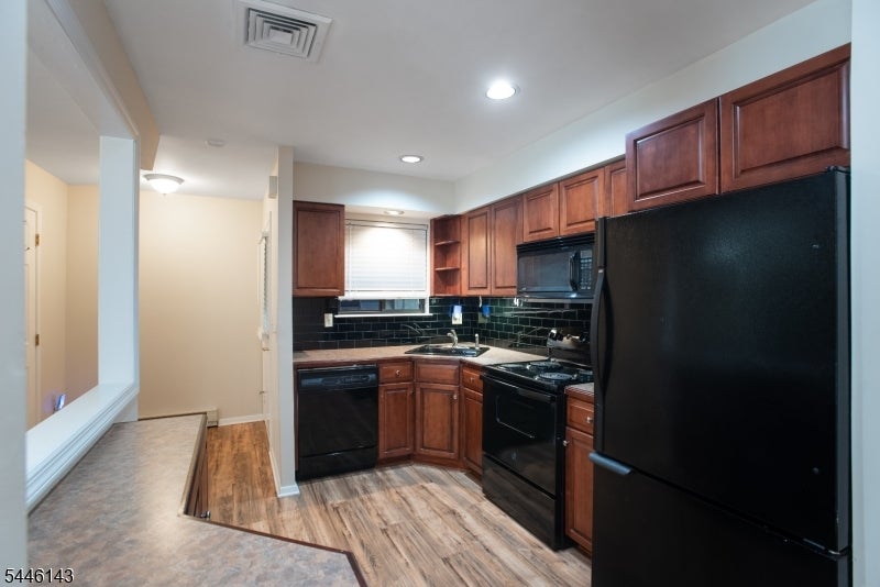 81 Overlook Dr