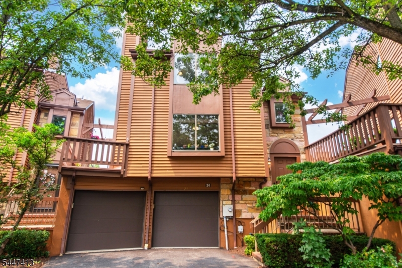 24 Faesch Ct