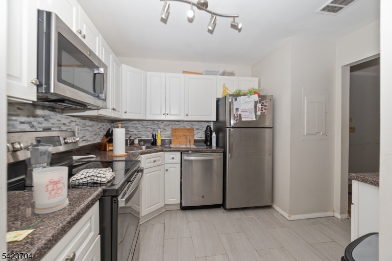 112-130 Sherwood Ave