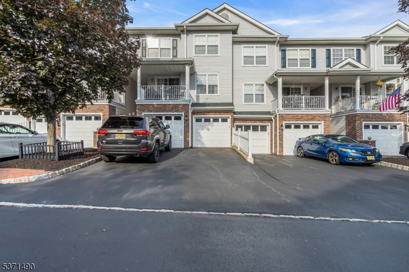 512 Knollwood Ct