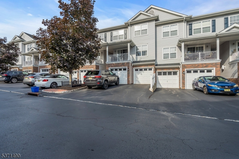 512 Knollwood Ct