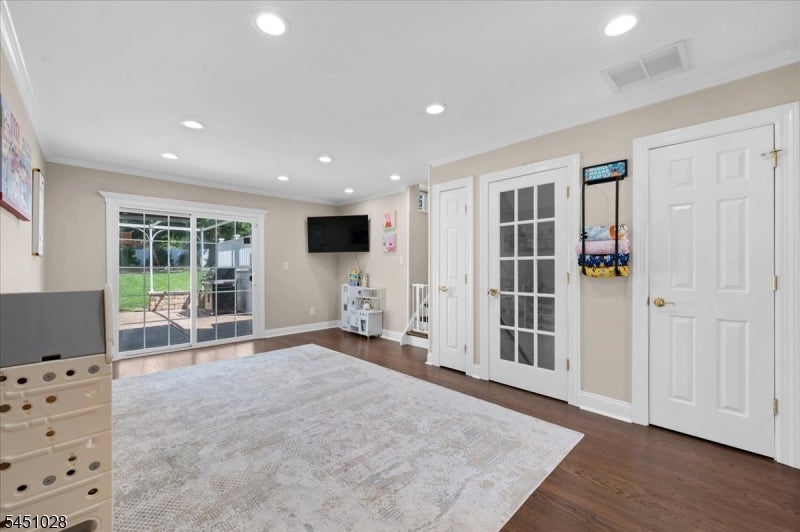 97 Ivy Ln