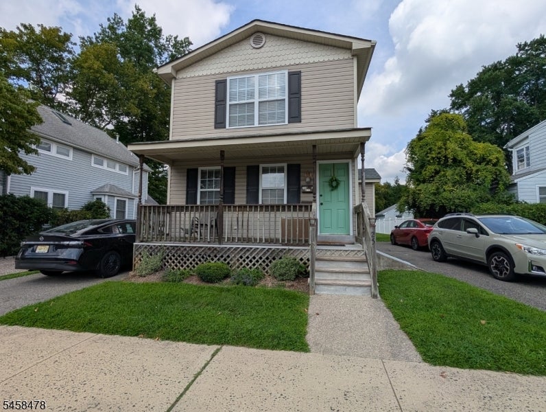 25B Lathrop Ave