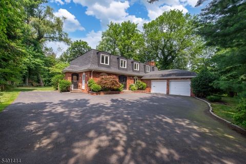 Photo of 50 Edwards Rd, Clifton, NJ 07013 (MLS # 4001472)