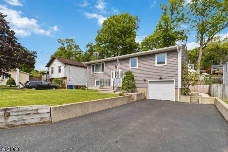 22 Ronald Ave