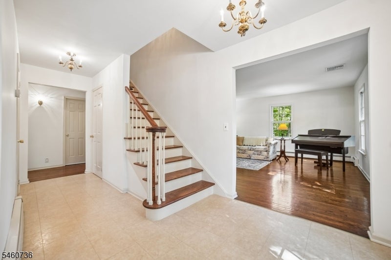 36 Cora Ln