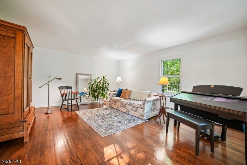 36 Cora Ln