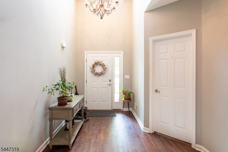 26 Bluffs Ct