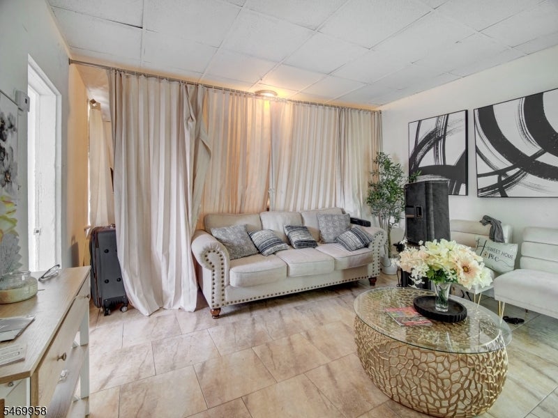 66 Belmont Ave