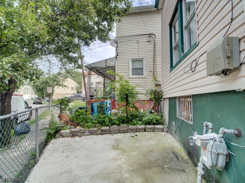 66 Belmont Ave