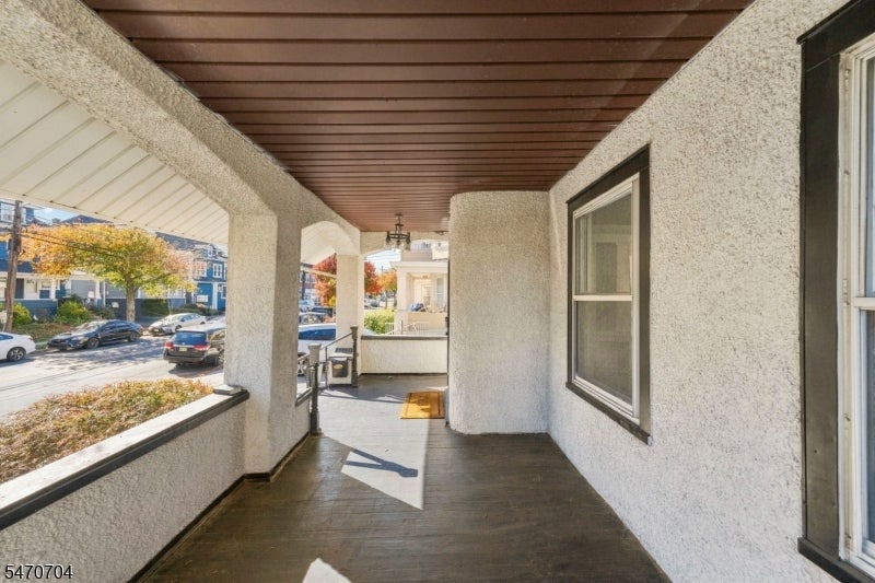 438 Clifton Ave