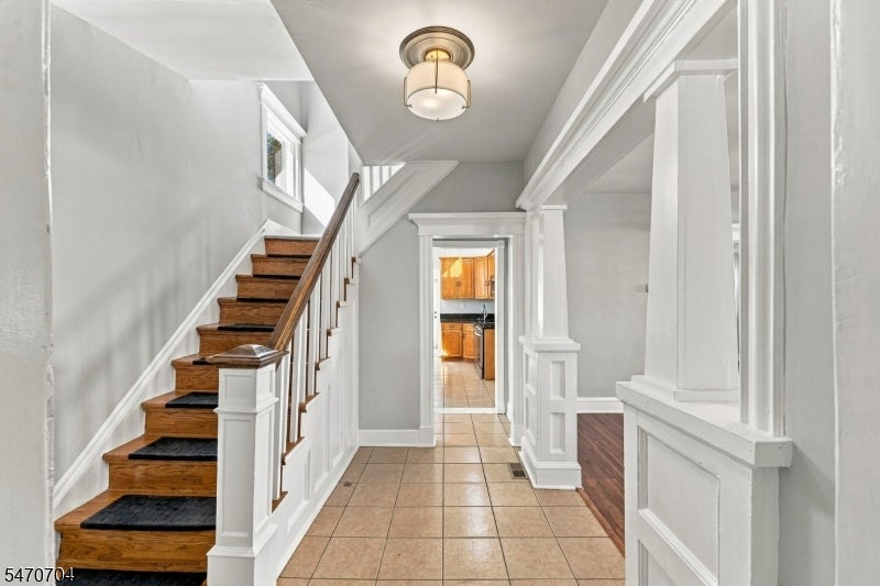 438 Clifton Ave