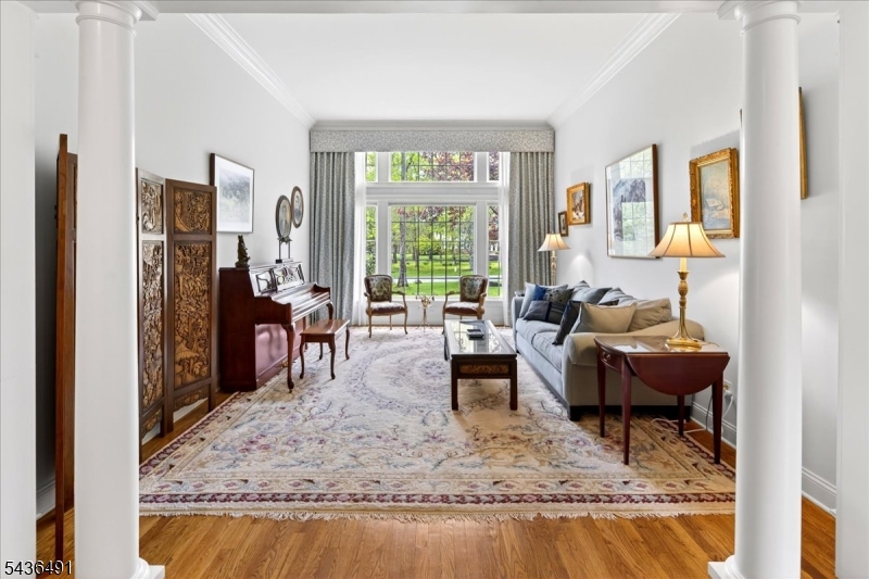 3 Raymond Ln